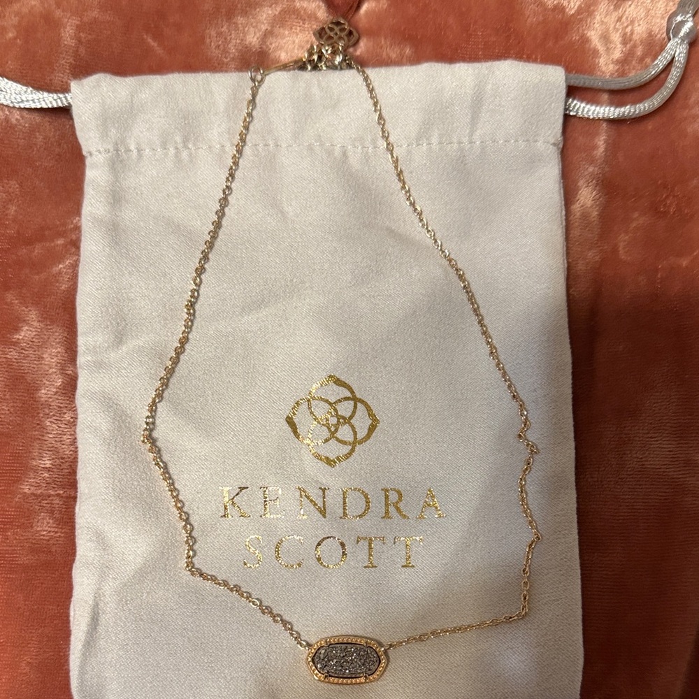 Kendra Scott Gold Oval Pendant Necklace